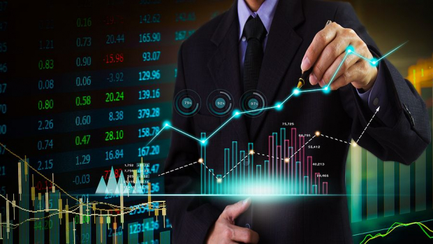 Should You Buy, Hold, or Sell Snowflake Stock Before Q1 Earnings?