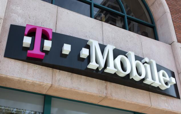 T-Mobile Surges 53.5% in a Year: Reason to Buy the Stock?